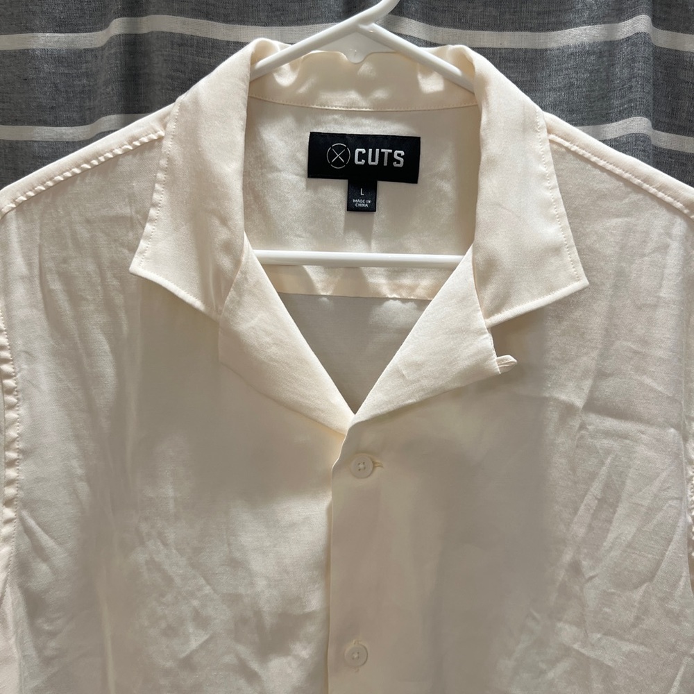 Men’s Cuts Clothing Short Sleeve Button Down Shirt